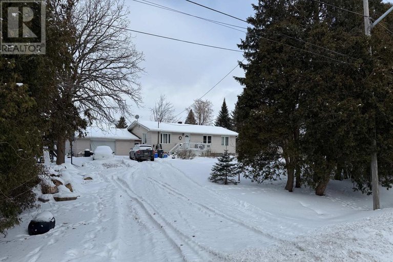 29326342/18221-rene-street/south-glengarry-charlottenburgh-twp/south-glengarry/ontario/K0C2J0_1