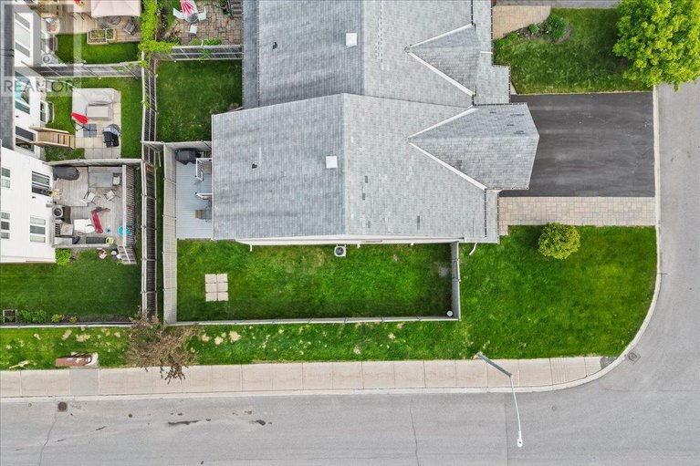 28494294/254-arrita-street/emerald-meadowstrailwest/ottawa/ontario/K2S0J3_35