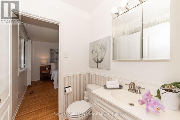 28549709/2091-tawney-road/hawthorne-meadows/ottawa/ontario/K1G1B9_18