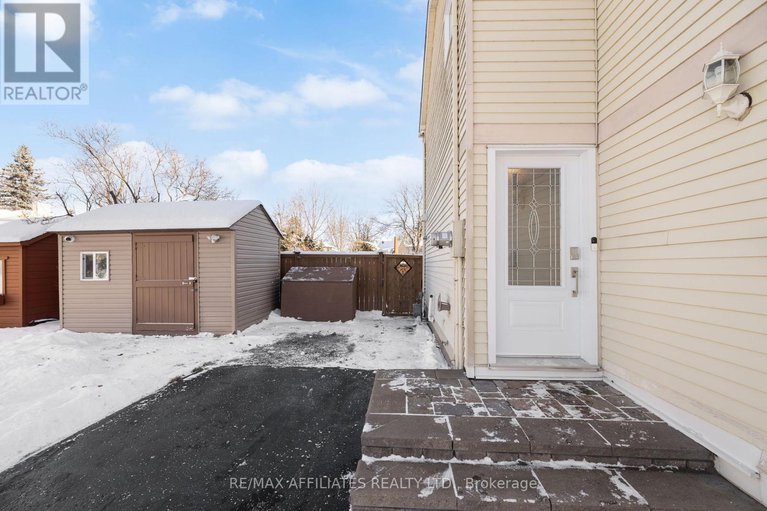 29175531/910-borland-drive/chatelaine-village/ottawa/ontario/K1E1X6_4