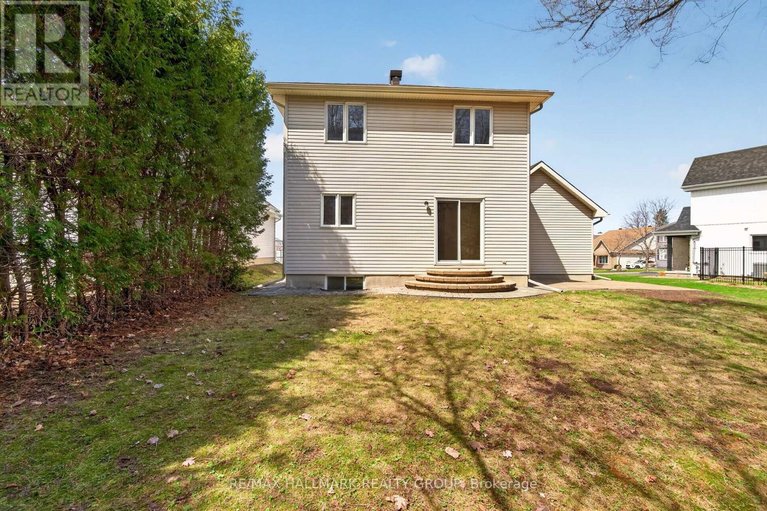 29666463/131-beaumont-avenue/town-of-rockland/clarence-rockland/ontario/K4K1R7_42