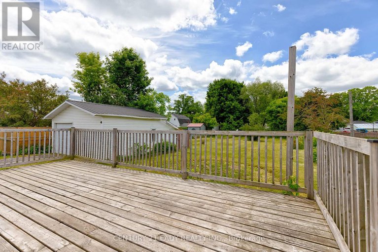 28505414/424-moore-street/renfrew/renfrew/ontario/K7V1L9_41