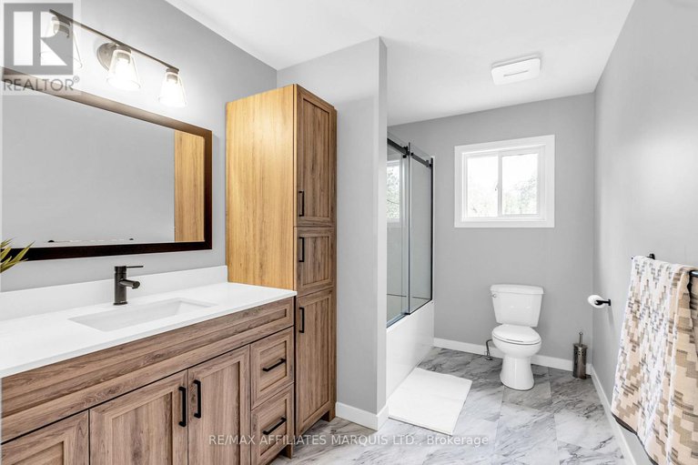 28328340/18222-patrick-street/south-glengarry-charlottenburgh-twp/south-glengarry/ontario/K0C2J0_21