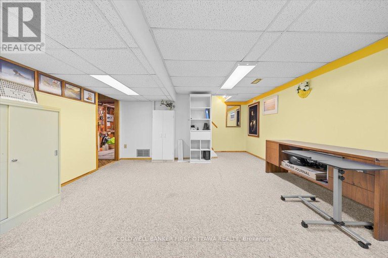 29427446/34-hadley-circle/bells-corners/ottawa/ontario/K2H6N9_21