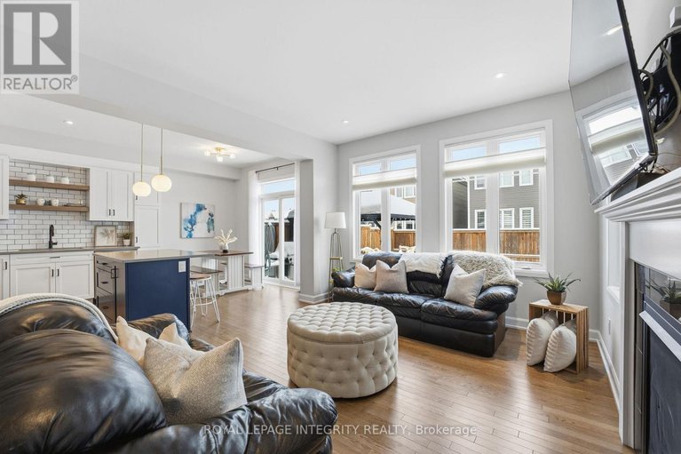 29306459/52-hackamore-crescent/goulbourn-twp-from-franktown-rdsouth-to-rideau/ottawa/ontario/K0A2Z0_2