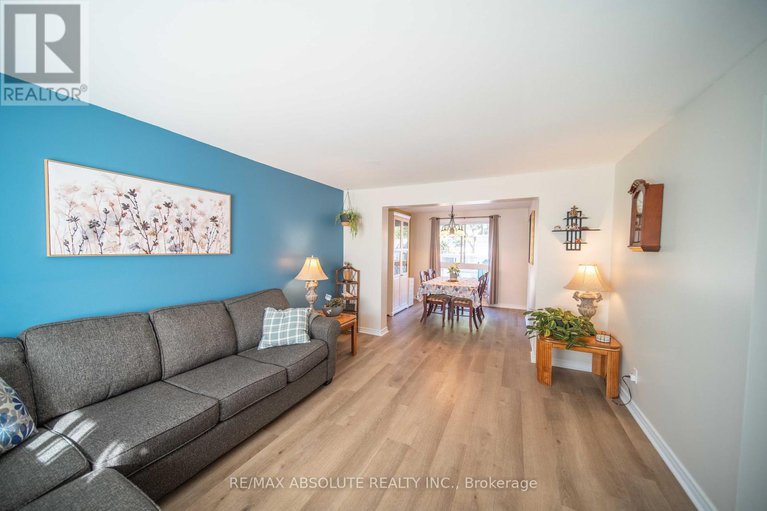 28869002/198-hoylake-crescent/bilberry-creekqueenswood-heights/ottawa/ontario/K1E2M8_12