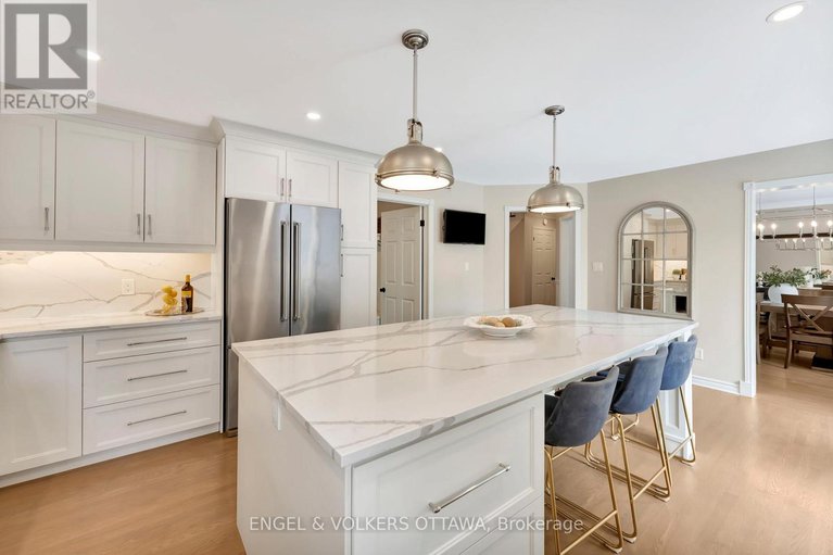 28838272/14-belton-avenue/stittsville-central/ottawa/ontario/K2S1G7_25