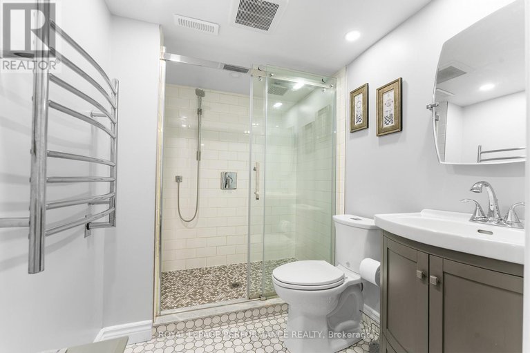 28878550/1044-cromwell-drive/riverside-park/ottawa/ontario/K1V6K5_34