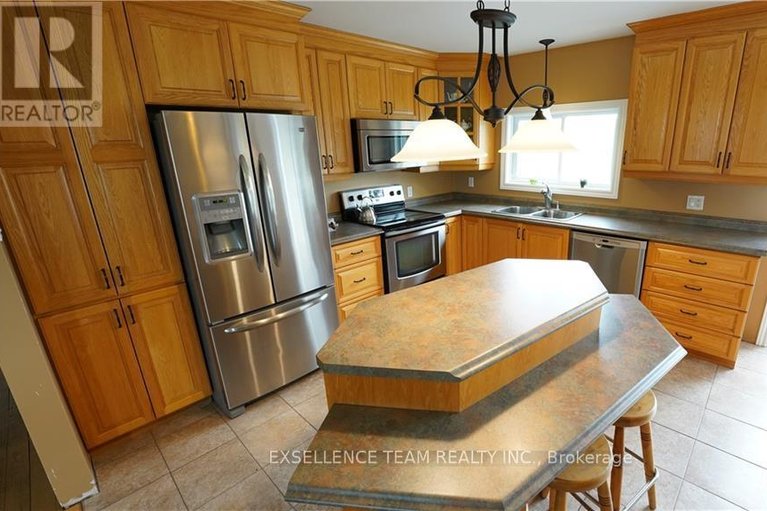 25566557/19100-kenyon-conc-rd-7-road/north-glengarry-kenyon-twp/north-glengarry/ontario/K0C1A0_16