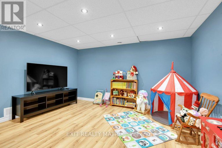 29145148/582-emerald-street/town-of-rockland/clarence-rockland/ontario/K4K0B4_28