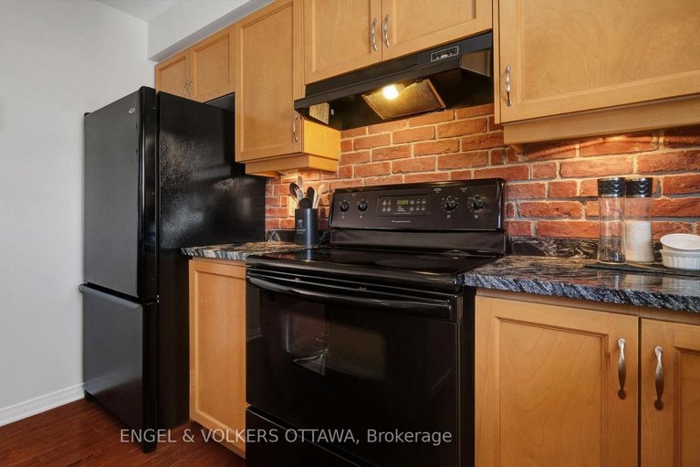 29583335/505-burleigh-private/cyrville/ottawa/ontario/K1J1J9_22