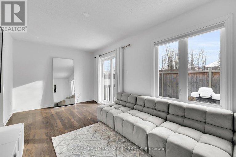 29294452/26-barn-swallow-private/riverside-southgloucester-glen/ottawa/ontario/K4M0H5_35