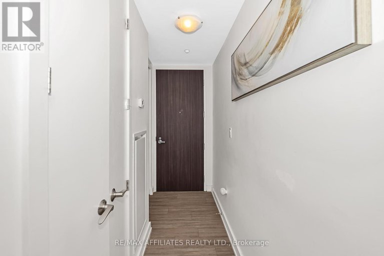 28545690/1807-111-champagne-avenue-s/west-centre-town/ottawa/ontario/K1S5V3_3