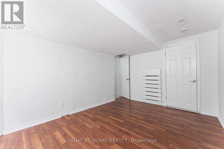 29273425/32-2296-orient-park-drive/blackburn-hamlet-south/ottawa/ontario/K1B4N6_27