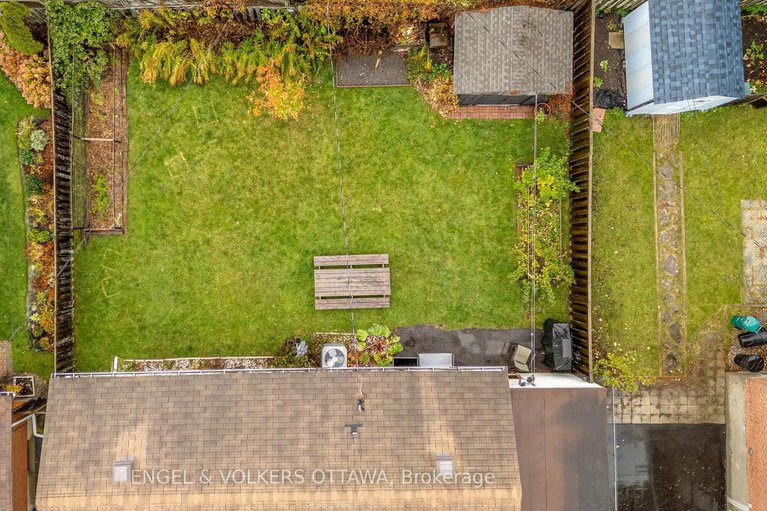 29063816/1147-gateway-road/parkway-park/ottawa/ontario/K2C2W8_27