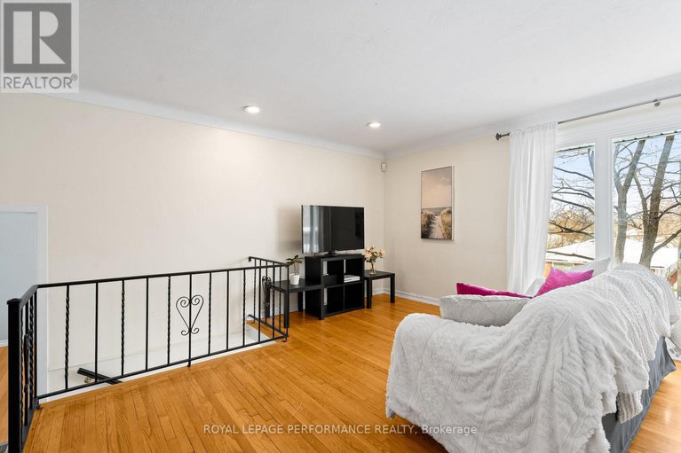 29411475/1430-edgecliffe-avenue/carlington/ottawa/ontario/K1Z8G1_7