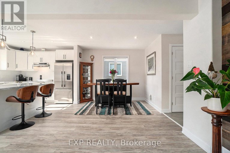 29335392/704-azure-street/village-of-russell/russell/ontario/K4R1E5_10