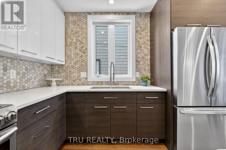 29420434/839-riddell-avenue-n/mckellar-heightsglabar-park/ottawa/ontario/K2K1X7_8