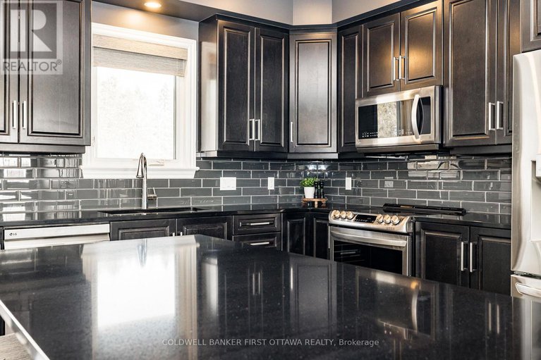 29400692/120-stirling-crescent/north-grenville-twp-kemptville-east/north-grenville/ontario/K0G1J0_12