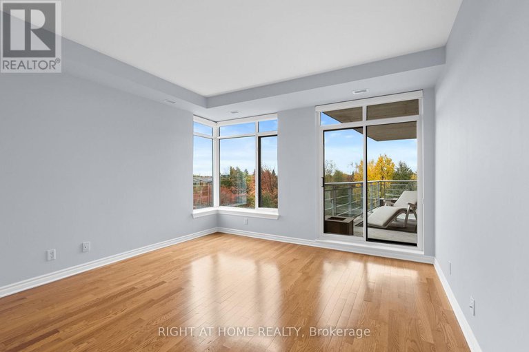 29024112/703-136-darlington-private-se/hunt-clubwestern-community/ottawa/ontario/K1V0X6_15