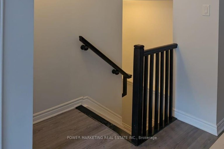 29450663/641-makwa-private/cfb-rockcliffe-and-area/ottawa/ontario/K1K5A4_12