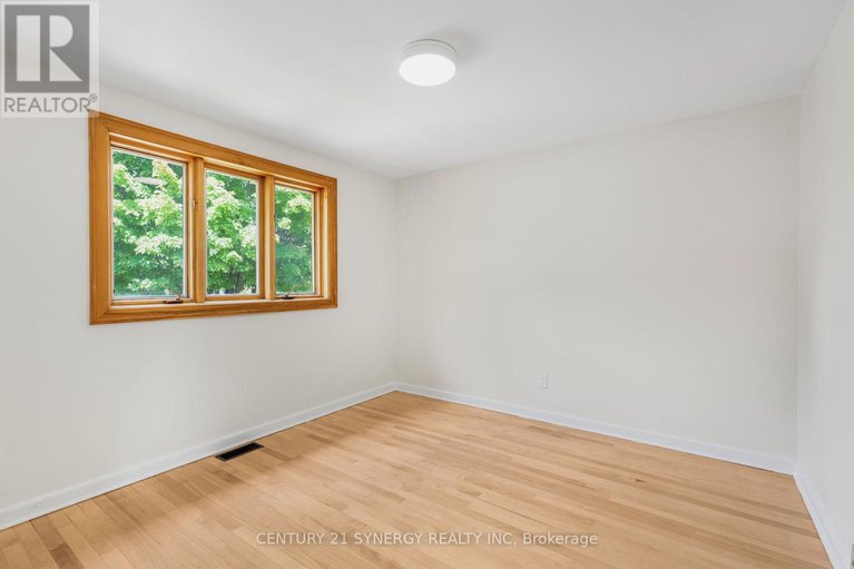 28847184/2170-berwick-avenue/bel-air-park/ottawa/ontario/K2C0Y3_22