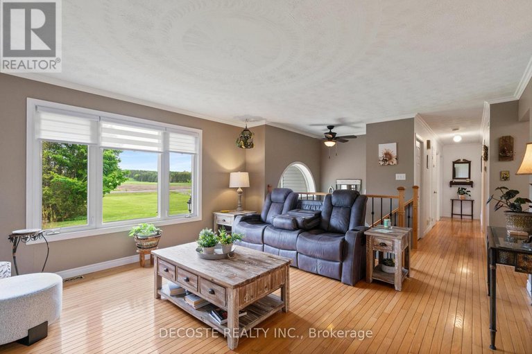 28530818/19920-county-25-road/south-glengarry-charlottenburgh-twp/south-glengarry/ontario/K0C1L0_8