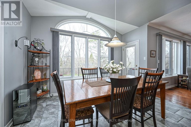 28233202/4191-wolfe-point-way/riverside-southgloucester-glen/ottawa/ontario/K1V1P5_22