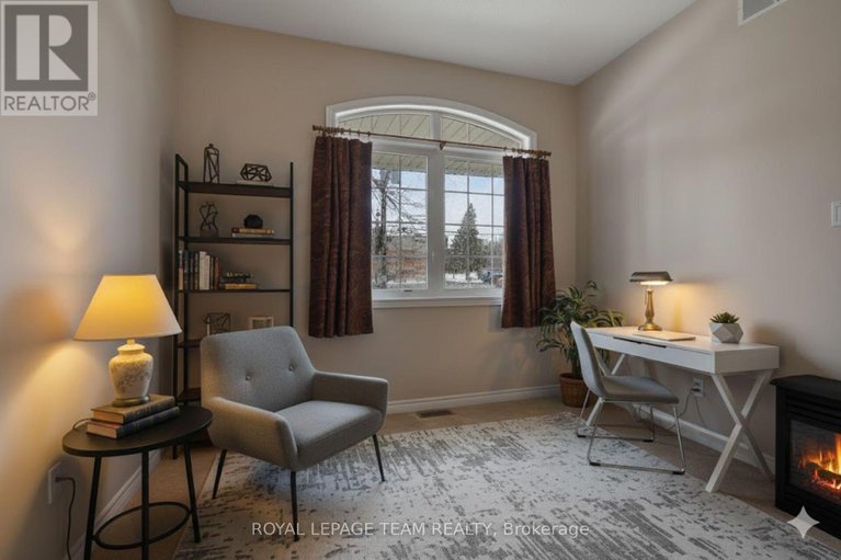 29237185/5553-doctor-leach-drive/manotick-village-manotick-estates/ottawa/ontario/K4M1L6_18