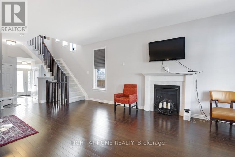 29632648/895-antonio-farley-street/camelot/ottawa/ontario/K1K2Z1_11