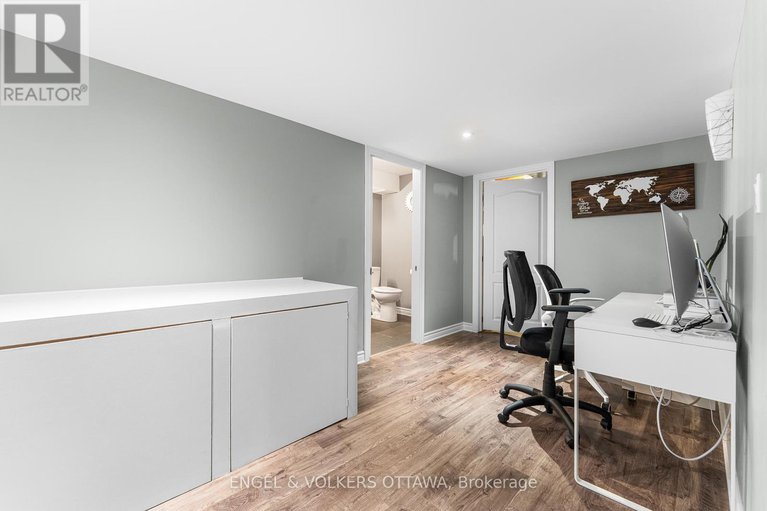 28911455/22-friendly-crescent/stittsville-south/ottawa/ontario/K2S2B6_43