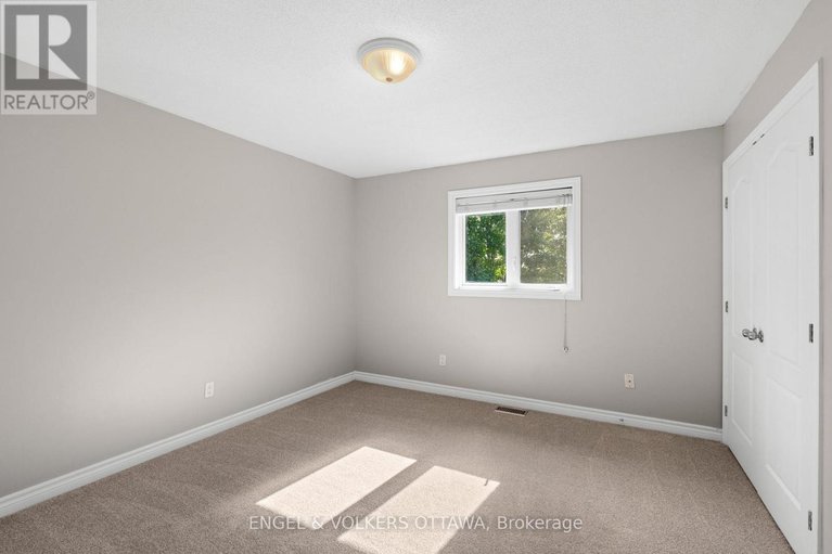 28996684/98-anfield-crescent-e/barrhaven-east/ottawa/ontario/K2G7B7_32
