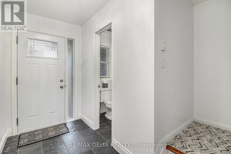 28869858/1345-cedarcroft-crescent/pineview/ottawa/ontario/K1B5G8_5