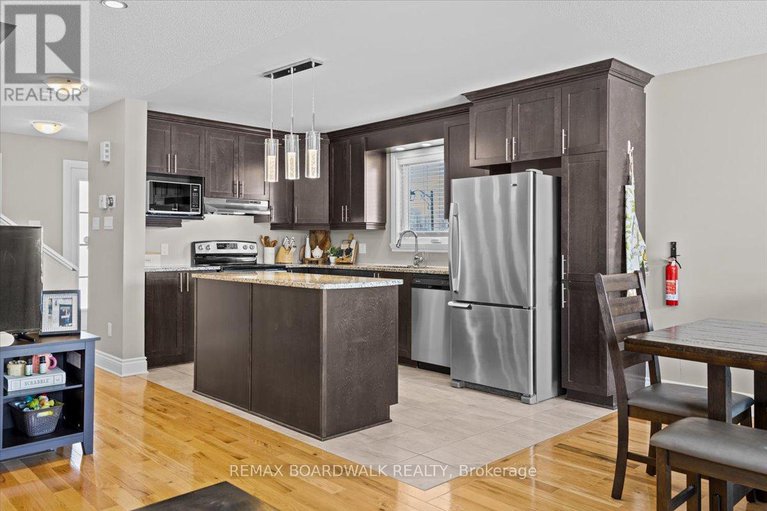 29414460/2424-marble-crescent/town-of-rockland/clarence-rockland/ontario/K4K1P6_24