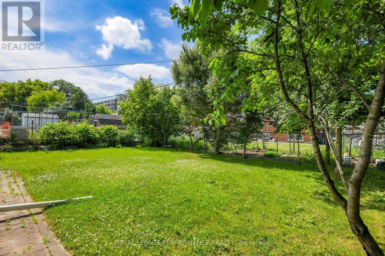 28522253/1379-mayview-avenue/carlington/ottawa/ontario/K1Z8H6_45