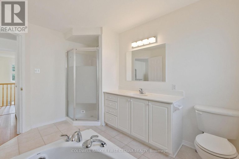 28482188/107-columbia-avenue/hunt-club/ottawa/ontario/K1V1Z3_24