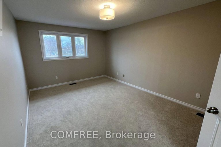 29581815/1320-notting-hill-avenue/ellwood/ottawa/ontario/K1V6T4_16