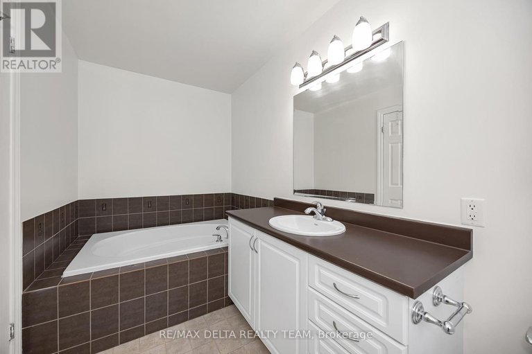 28791359/189-tapley-place/avalon-east/ottawa/ontario/K4A0L2_19
