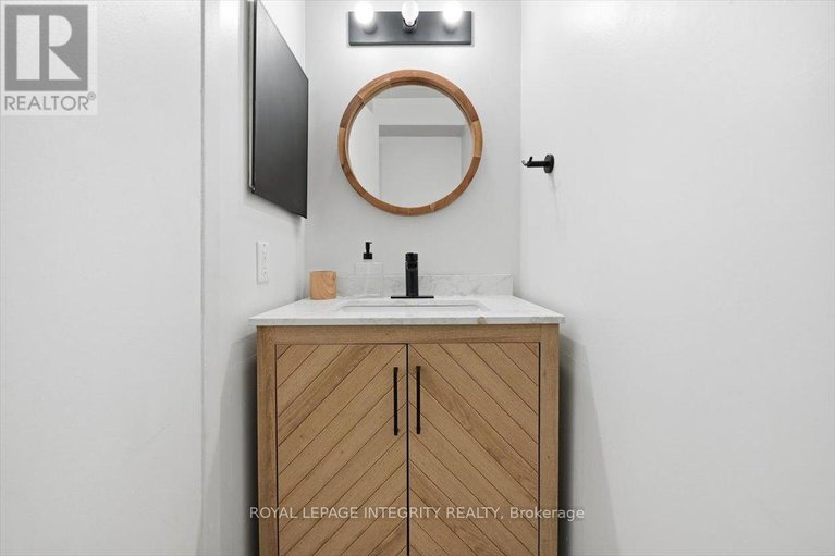 29606728/1985-woods-street/town-of-rockland/clarence-rockland/ontario/K4K1H7_16