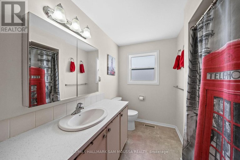 29606720/46-seymour-avenue/borden-farmstewart-farmcarleton-heightsparkwood-hills/ottawa/ontario/K2E6P2_32