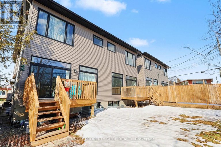 29479240/139-duford-street/vanier/ottawa/ontario/K1L6Z5_13