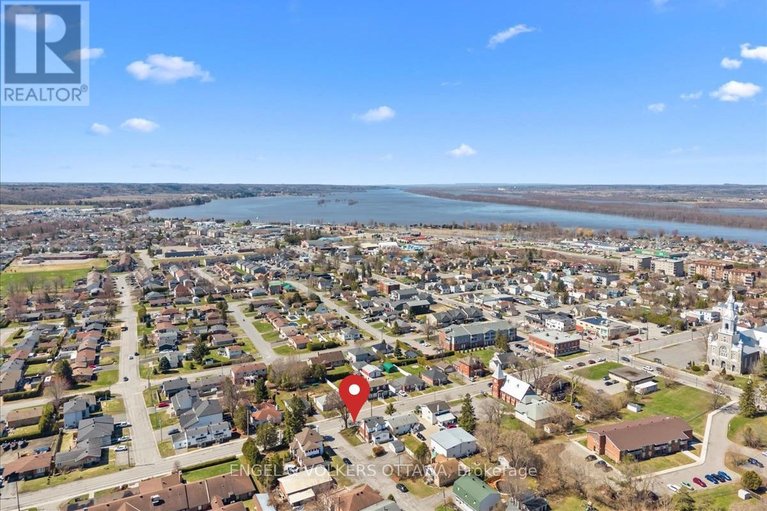 29645243/801-st-jean-street/town-of-rockland/clarence-rockland/ontario/K4K1K3_6