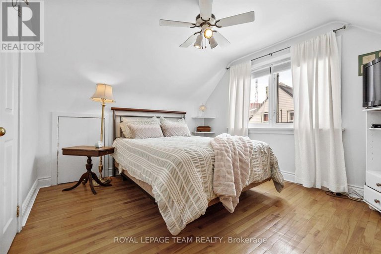 28500316/1357-thames-street/carlington/ottawa/ontario/K1Z7N3_21