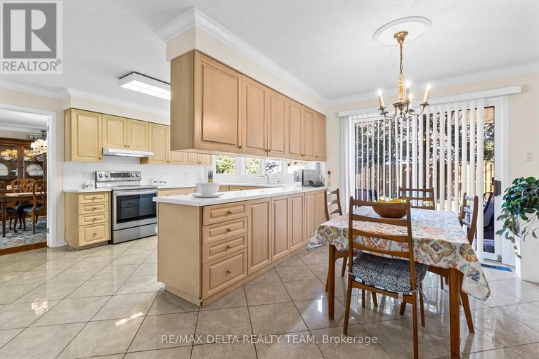 29580108/11-garand-place/urbandale-acres/ottawa/ontario/K1H8M1_13