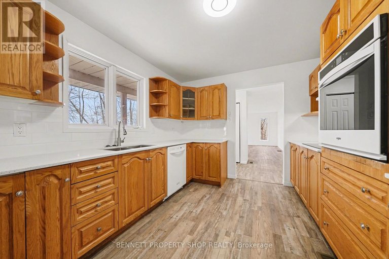 29484588/1450-south-russell-road/russell-twp/russell/ontario/K4R1E5_7