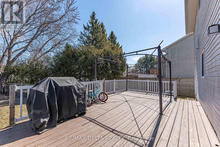 28376418/271-bonavista-street/town-of-rockland/clarence-rockland/ontario/K4K1N8_40