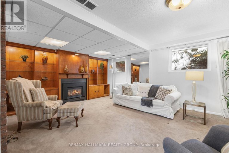 29185304/2143-hubbard-crescent/beacon-hill-north/ottawa/ontario/K1J6L3_20