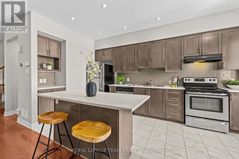 29413169/92-stockholm-private/riverside-southgloucester-glen/ottawa/ontario/K4M0G9_10