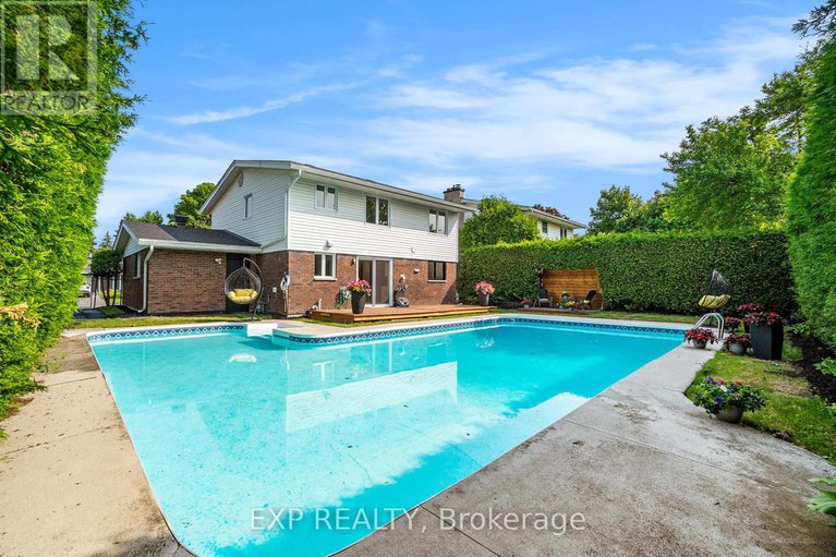 28435442/41-barnes-crescent/leslie-park/ottawa/ontario/K2H7C1_29