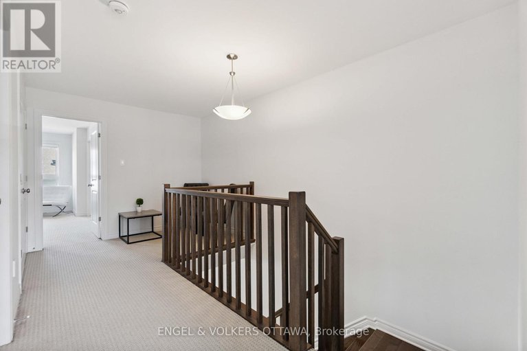 28568495/640-cordelette-circle/mer-bleuebradley-estatesanderson-park/ottawa/ontario/K1W0P2_16